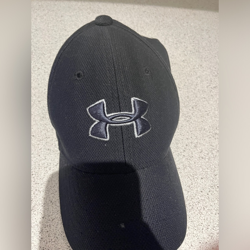Under armour boys hat